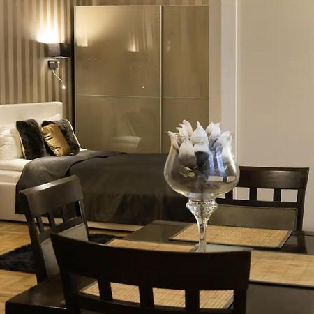 Premium Apartment By Hi5 - Lendvay Palace Budapeste Exterior foto