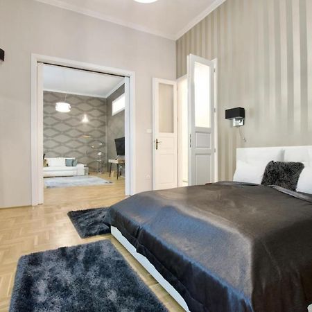 Premium Apartment By Hi5 - Lendvay Palace Budapeste Exterior foto